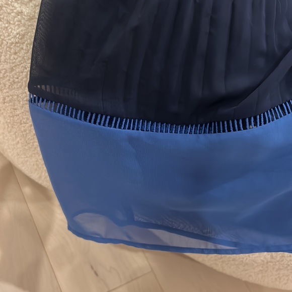 Textured dress - Picture 3 of 4